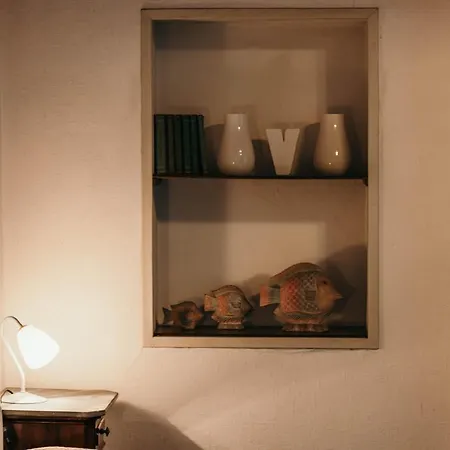 Library - Candela Apartman *