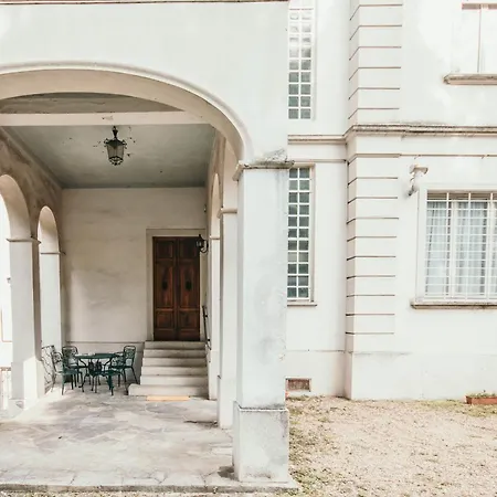 Library - Candela Apartman Stresa