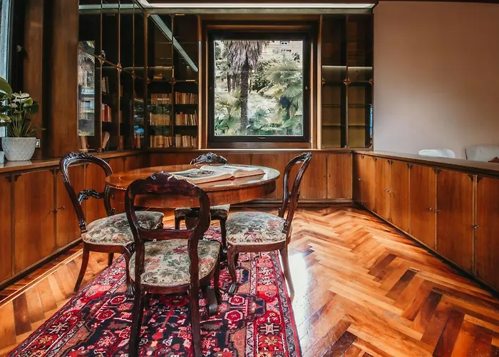 Apartment Library - Candela