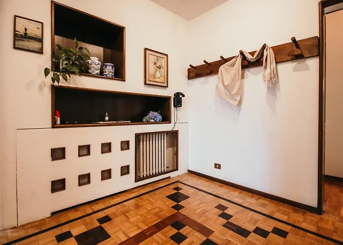 Library - Candela Apartment *