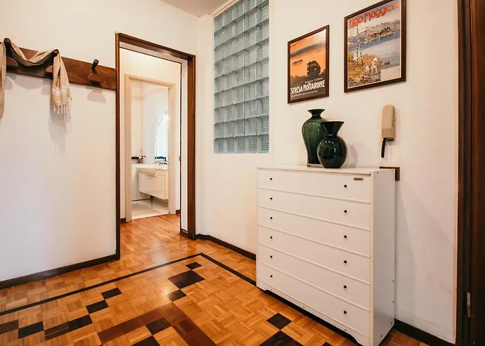 Library - Candela Apartment Stresa