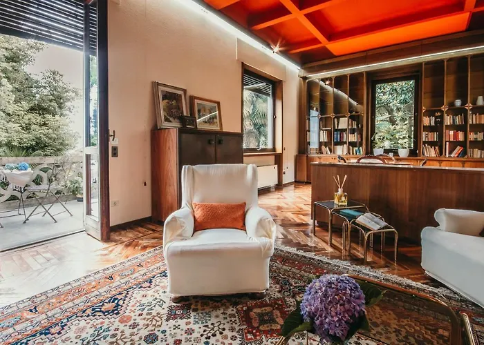 Library - Candela Apartment