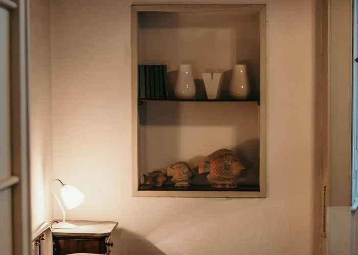 Library - Candela Apartment *