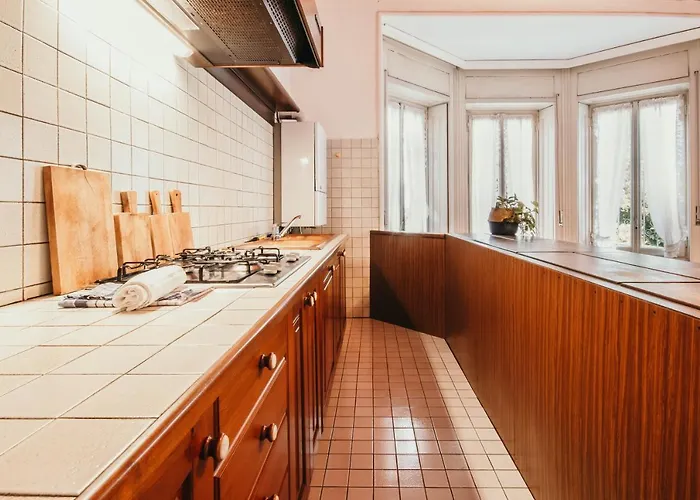 Apartment Library - Candela