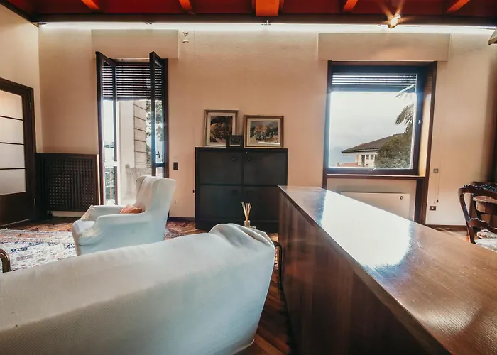 Library - Candela Apartment Stresa