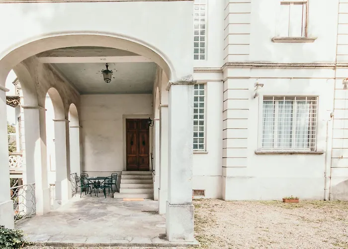 Library - Candela Apartment Stresa